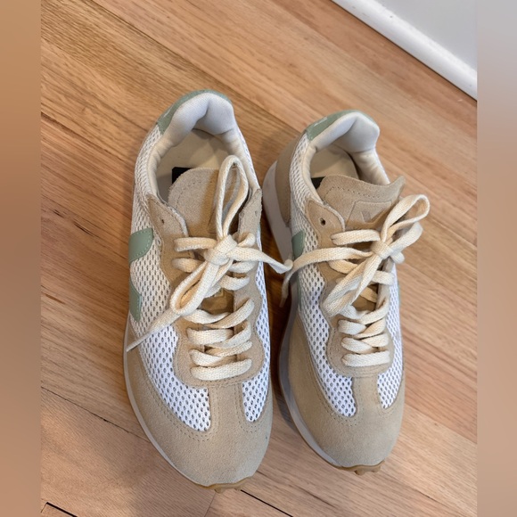 Veja Rio Branco Light Aircell trainers in the Lunar Matcha colorway size US 6 - Picture 5 of 13